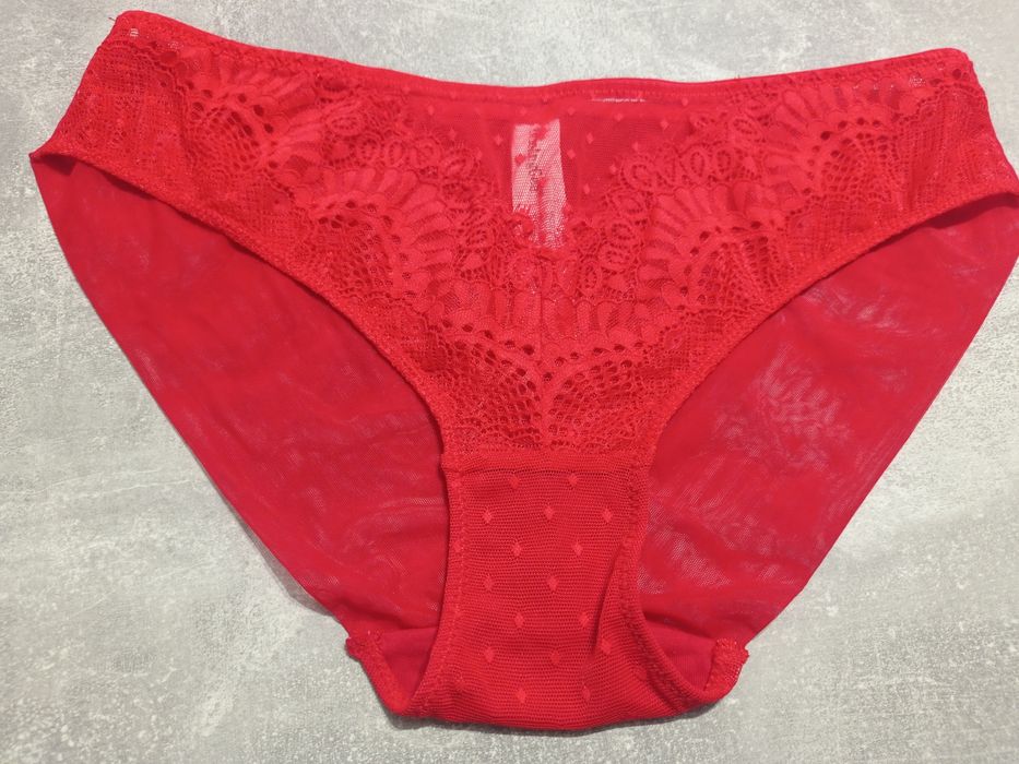 Комплект червоної сексуальної жіночої білизни)