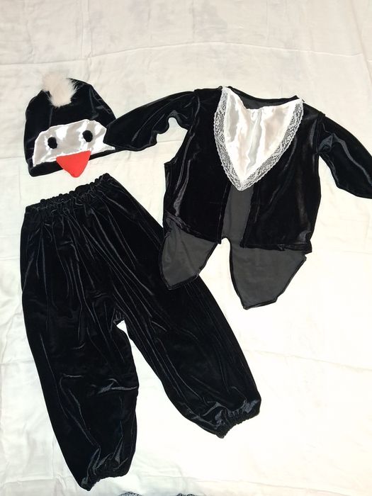 Карнавальний костюм на хлопчика пінгвіна сніговика пінгвін 3-4-5 років