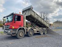 Usługi wywrotką 8x4 Mercedes Actros z doświadczonym operatorem