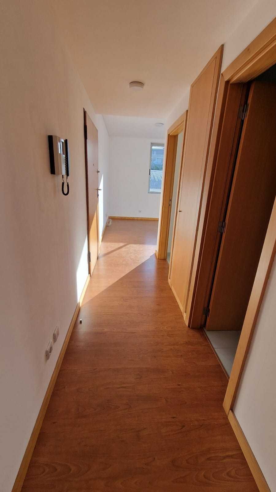 T1 c/terraço para investimento - 4% rentabilidade - Porto