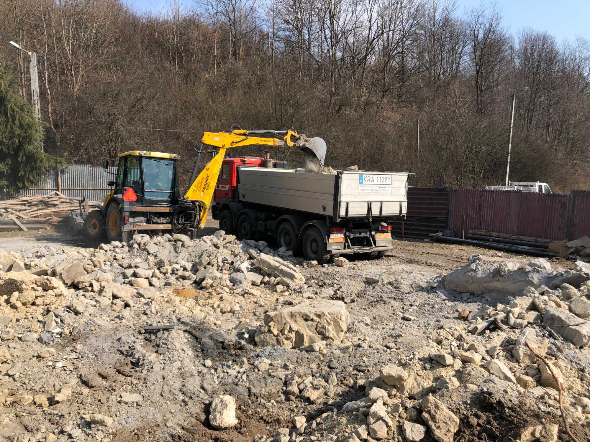 Usługi Koparką Obrotową | Roboty Ziemne | Wykopy | Transport.