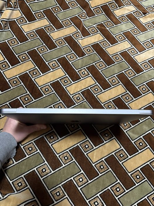 Продам MacBook Air M1