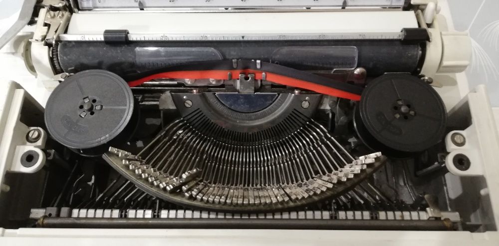 Máquina de Escrever UNIS TBM "Vintage" / Colecionador