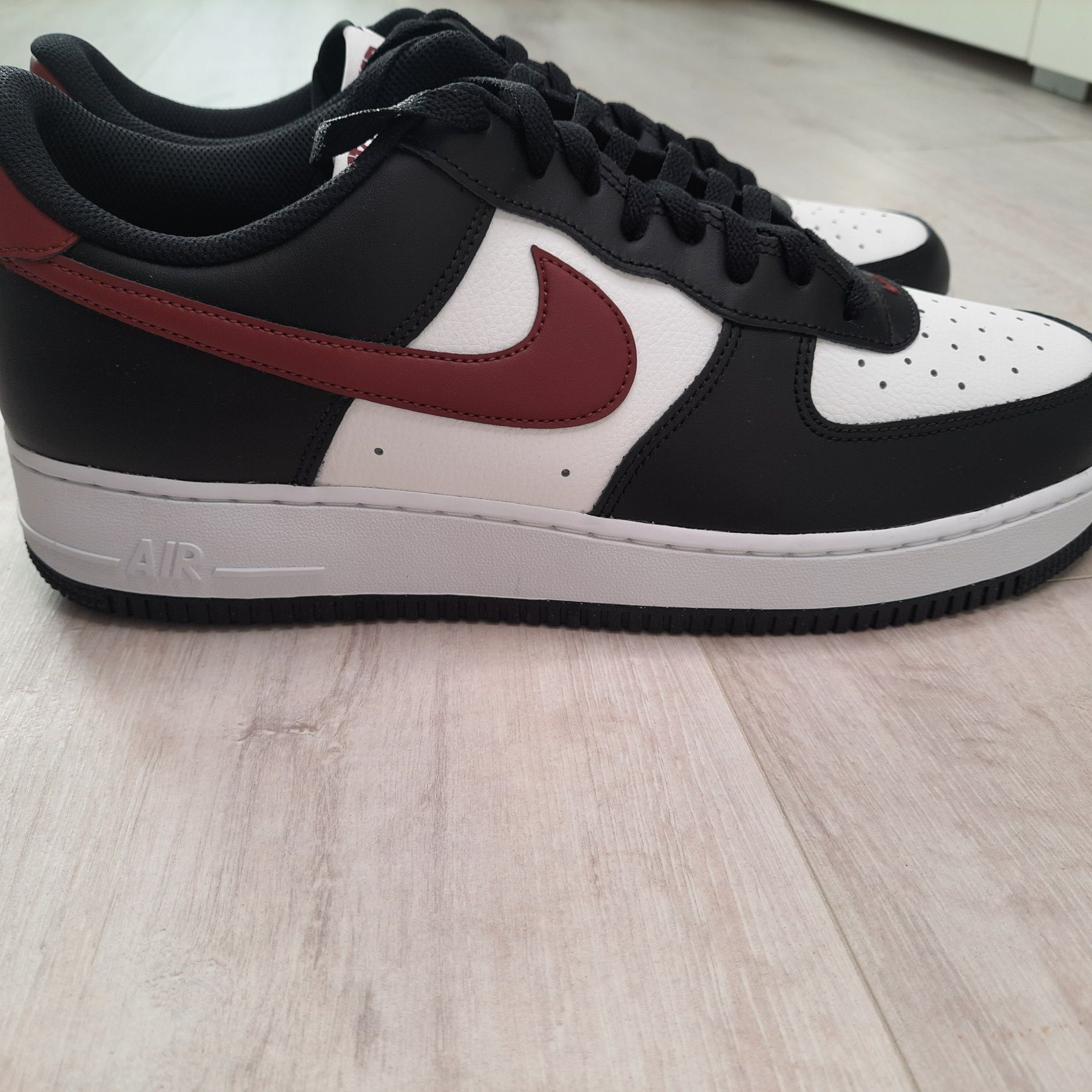 Оригінальні чоловічі кросівки Nike Air Force 1 '07 "Black / Dark Team