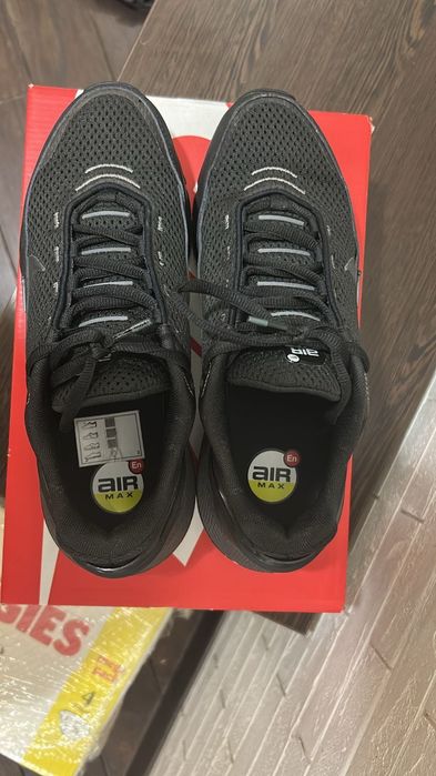 Продам Чоловічі кросівки NIKE AIR MAX PULSE