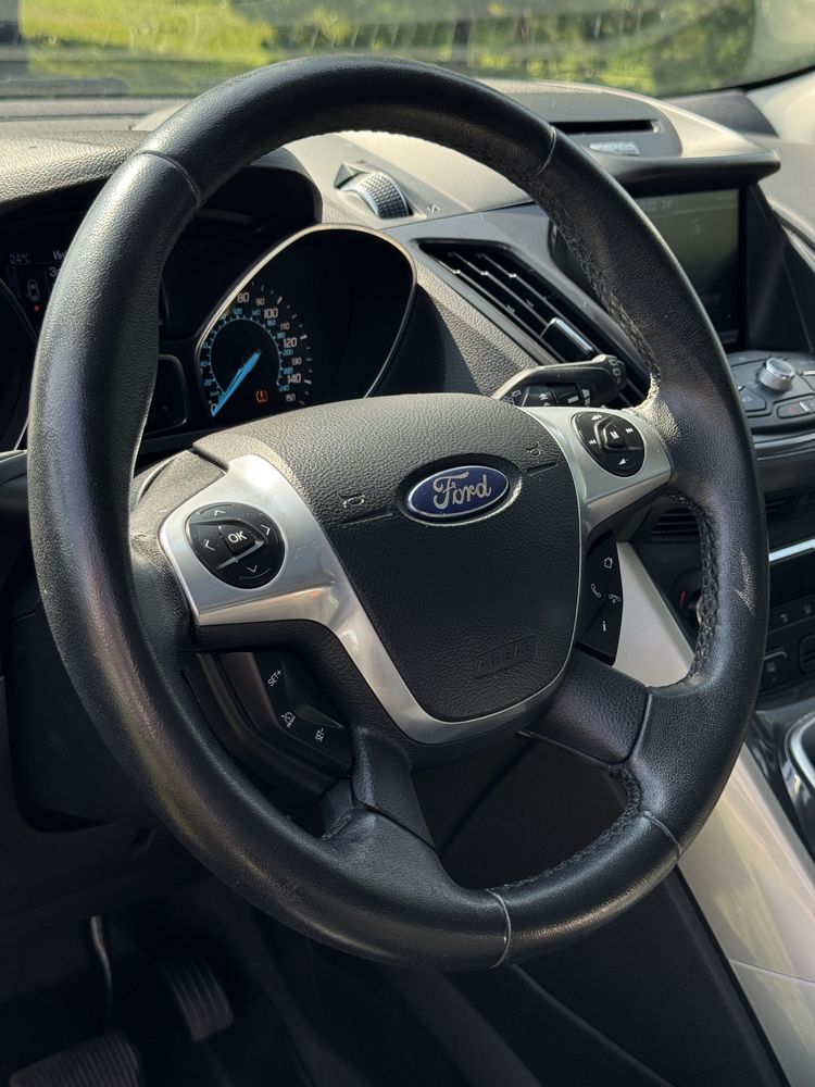 Ford Escape 2.0 EcoBoost SEL • Повний привід • Панорама • Шкіра • Syng