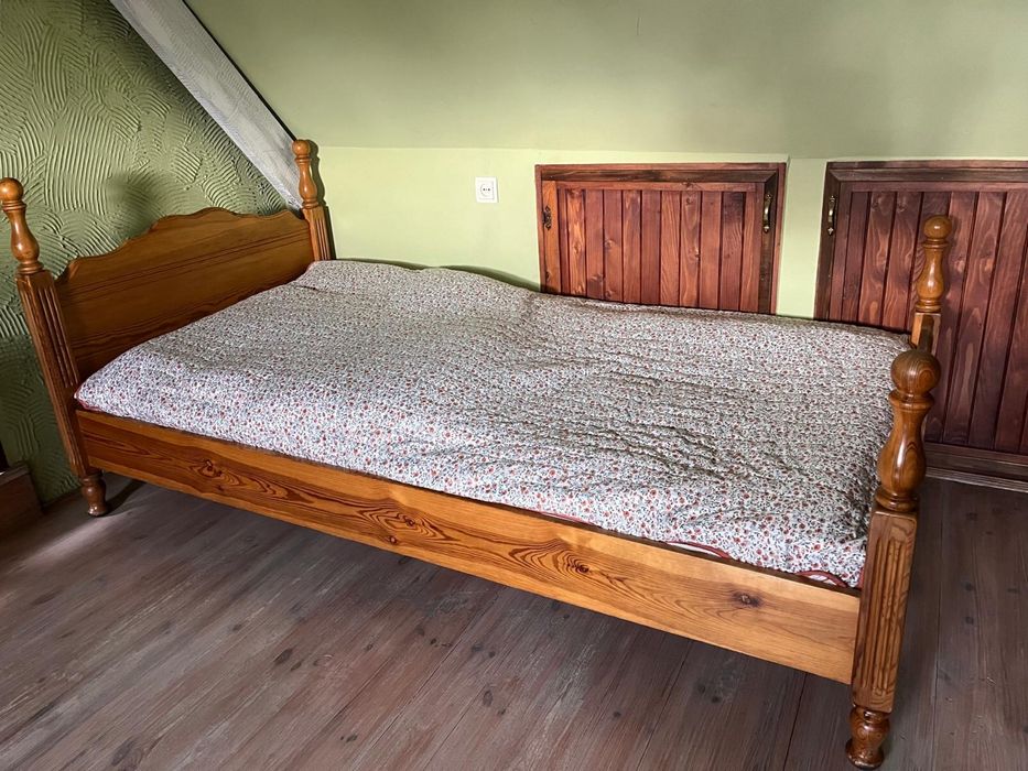 Lóżko drewniane ,solidne 100cm na 200 cm
