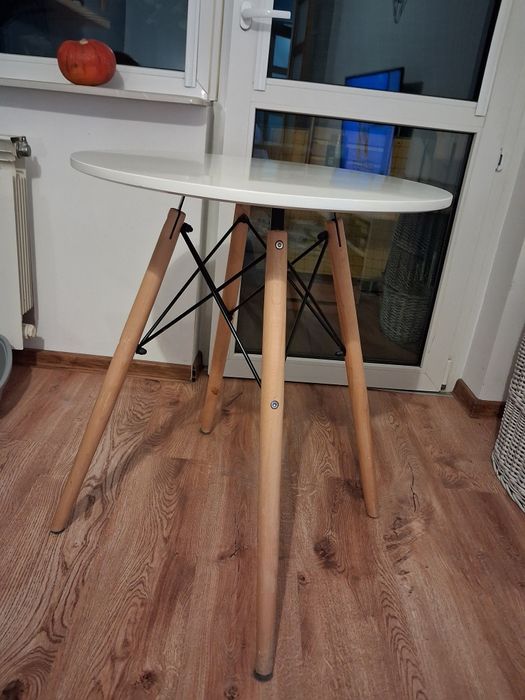 Stolik 60 cm średnicy biały