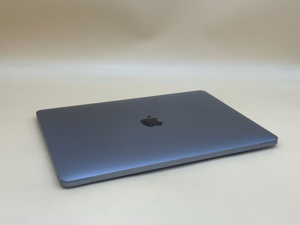 Macbook pro m1 256gb ssd 16gb ідеал.
