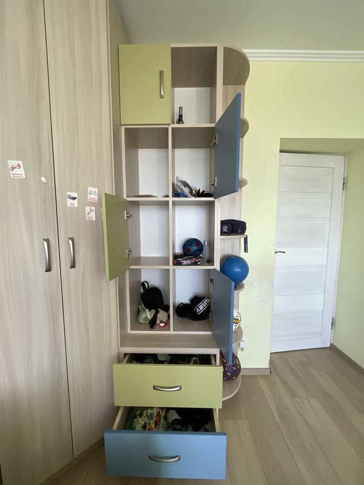Шафа+ліжко+стіл