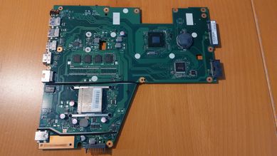 Płyta główna Asus X551C nie wyświetla obrazu, brak uszkodzeń