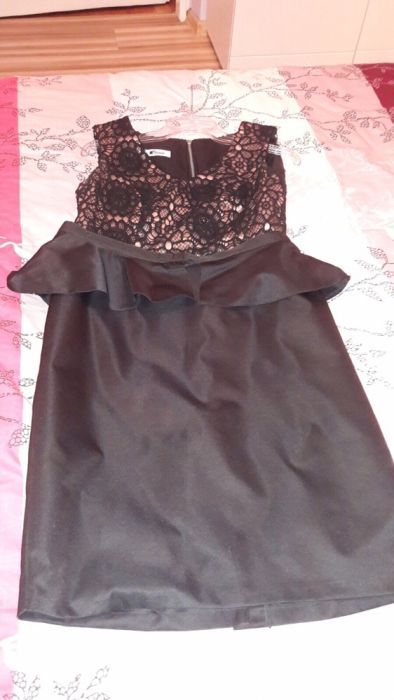 Czarno-złota sukienka z baskinką - roz. L