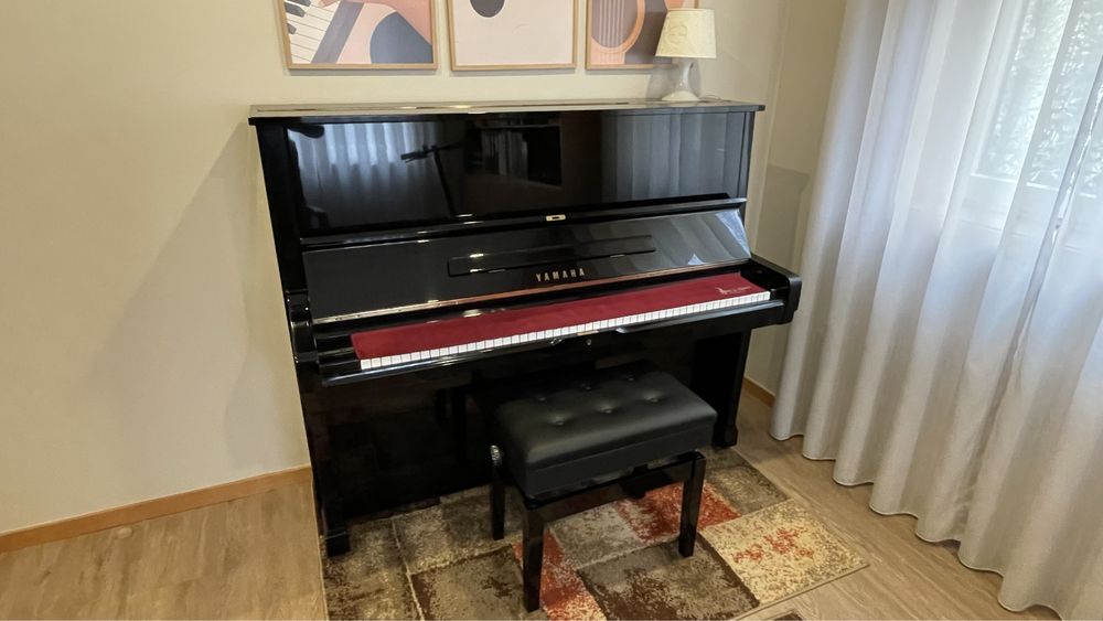 Piano acustico Yamaha U2