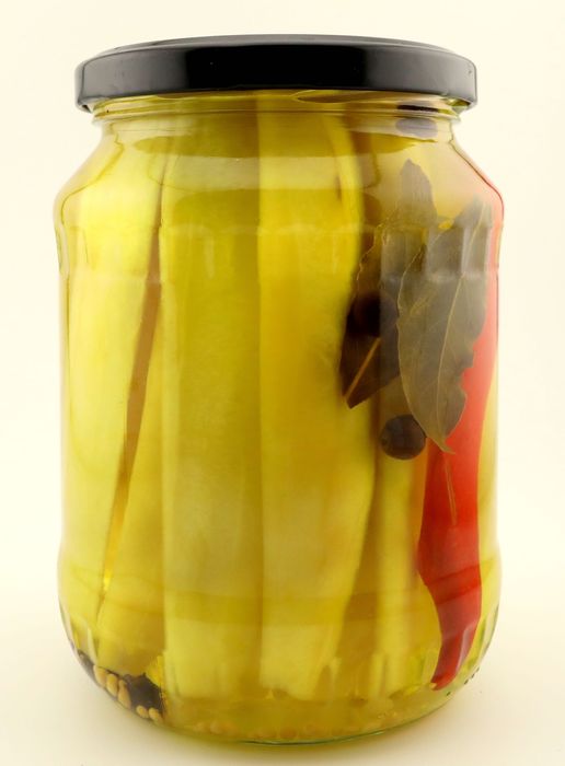 Ogórki kiszone/ konserw./papryka konserw./pikle ogórkowe/ sok malinowy