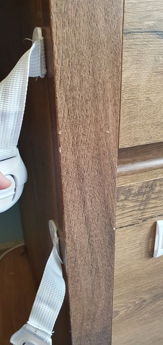 2 biurka zielone i brązowe