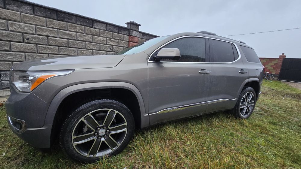 GMC Acadia Denali