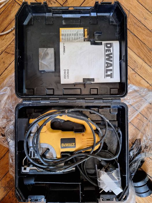 Wyrzynarka DeWalt DW331K -GB 701W