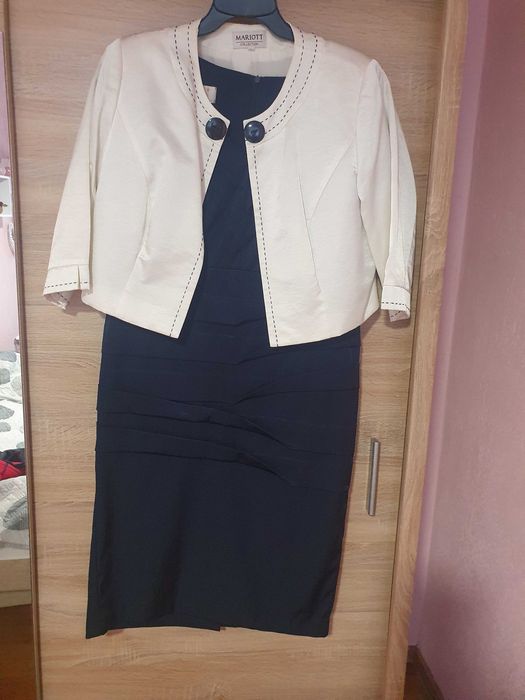 Granatowa sukienka  z żakiecikiem rozmiar 42