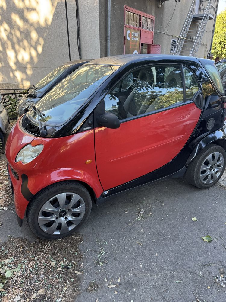 Продається чудовий червоний Smart for two