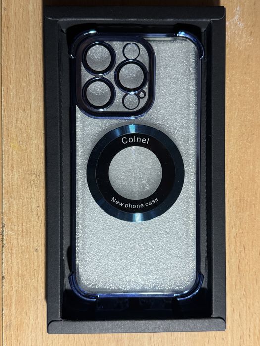 Чохол бампер чехол iphone 15 pro. Є беспроводний павербанк.