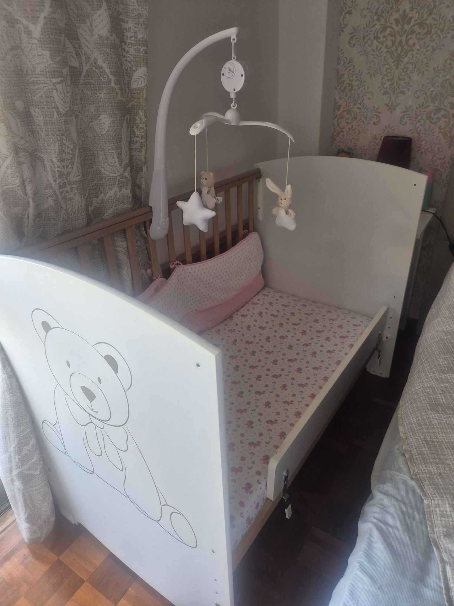 Vendo berço com colchão da marca emma