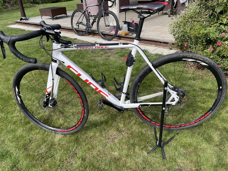 Cube Cross Race rozmiar 56