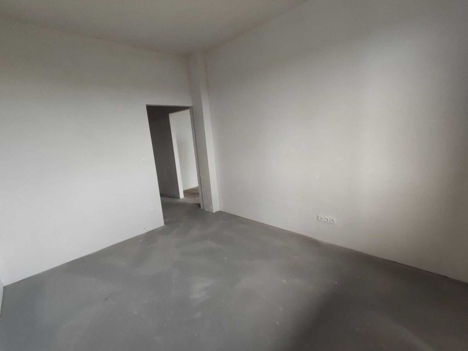 Tynki gipsowe maszynowe ręczne