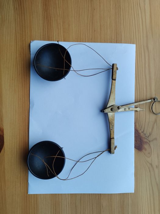 Waga aptekarska 10 gr przedwojenna