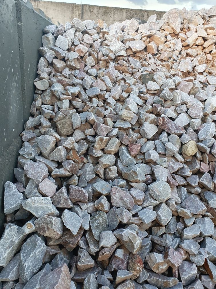 Kamień do ogrodzeń gabionowych bazalt kora granit