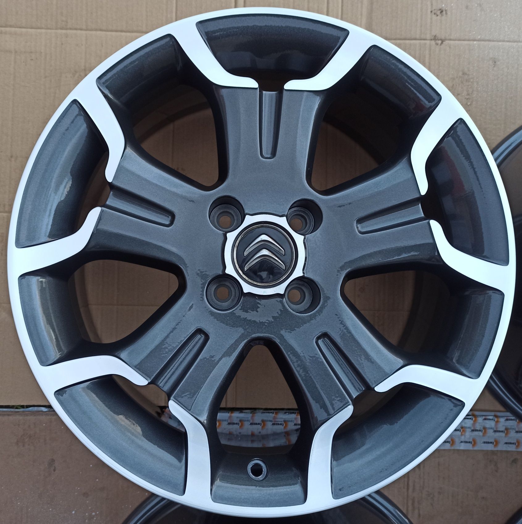 Felgi Citroen C3 C4 DS3 DS4 DS5 Cactus 7x17 ET25 4x108 Grafit