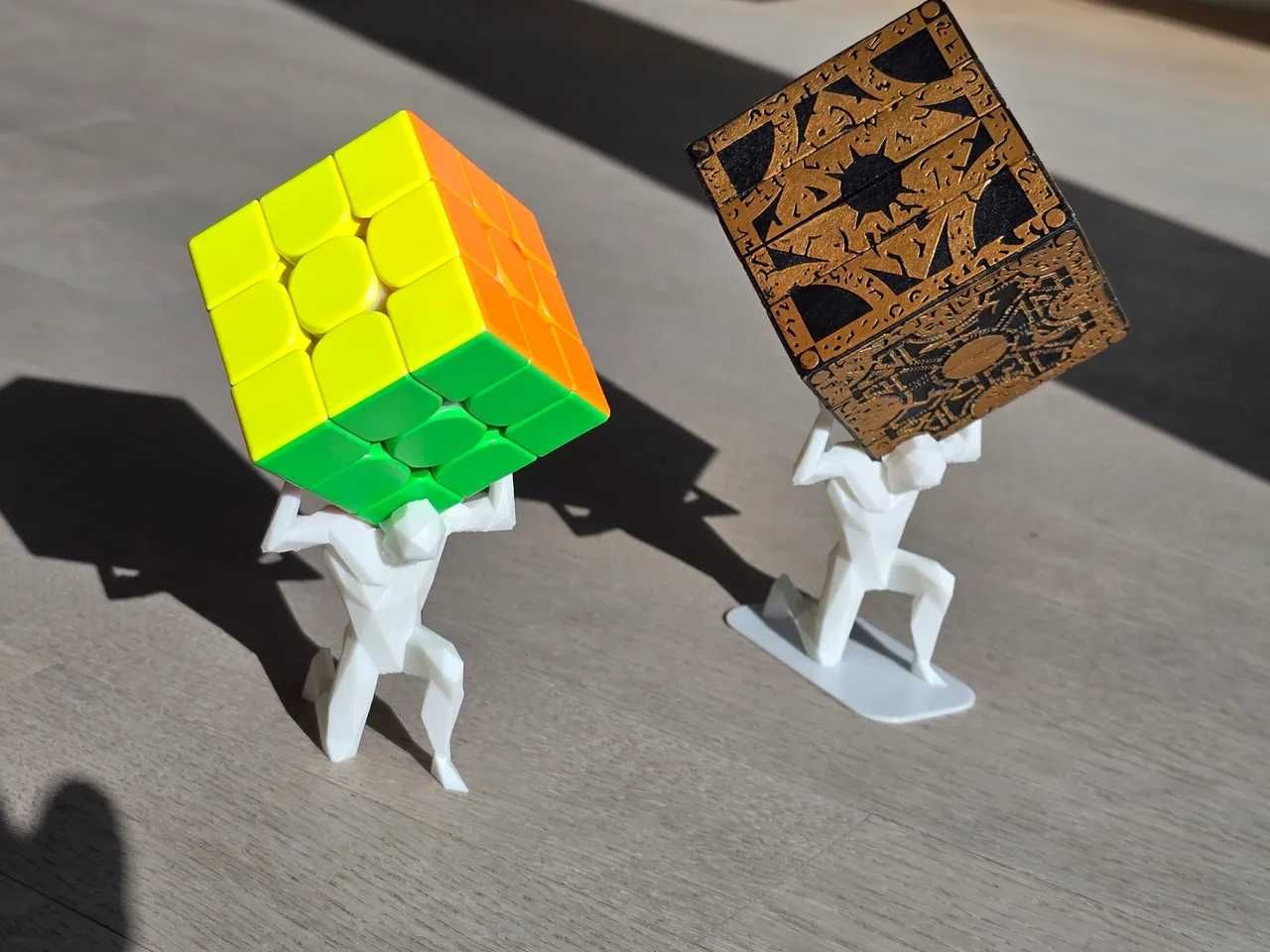 Декоративний тримач для кубика Рубика