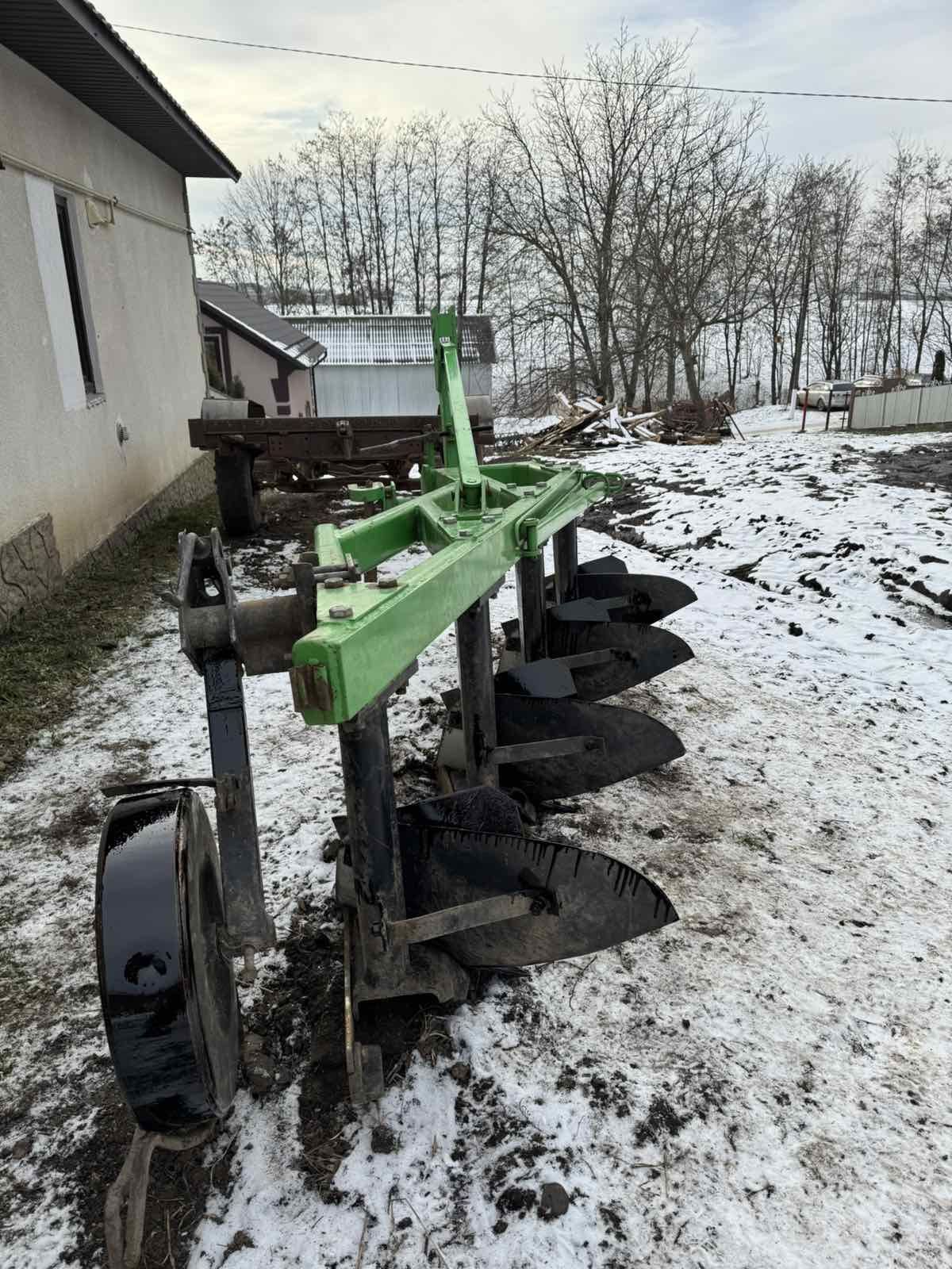 Продам плуг 4 корпуса