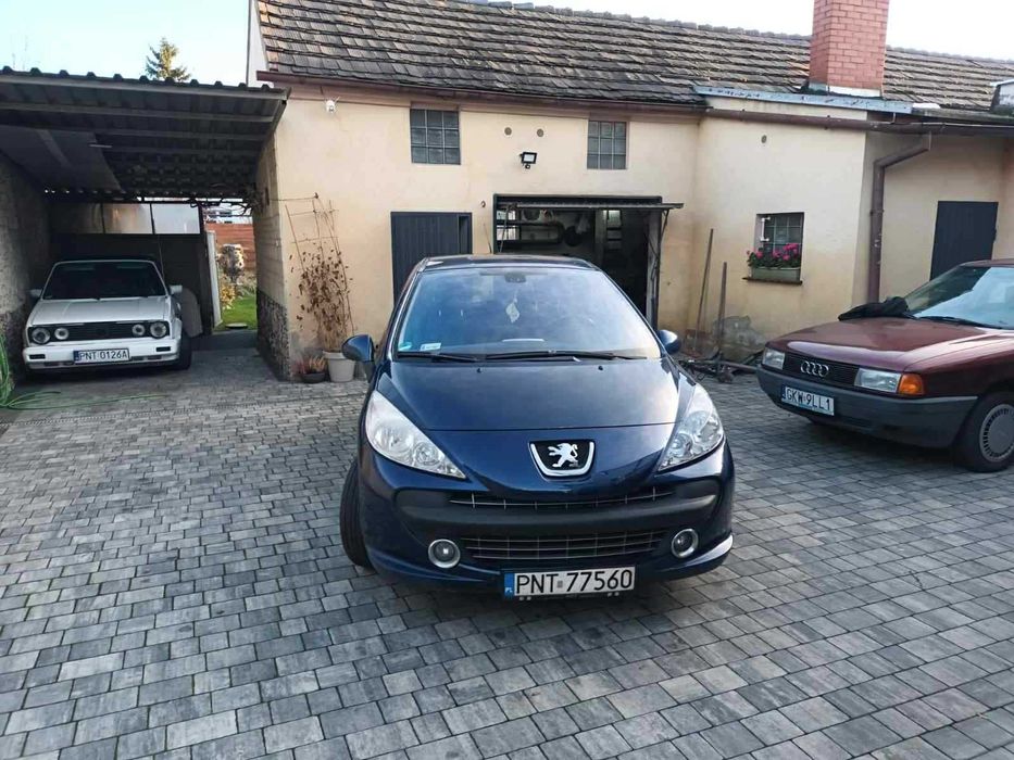 Peugot 2007 samochód osobowy