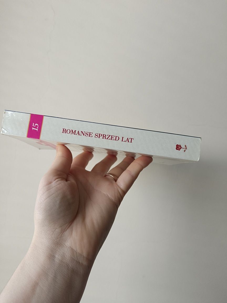 Szkarłatna róża Marjorie Farrell romanse sprzed lat romans historyczny