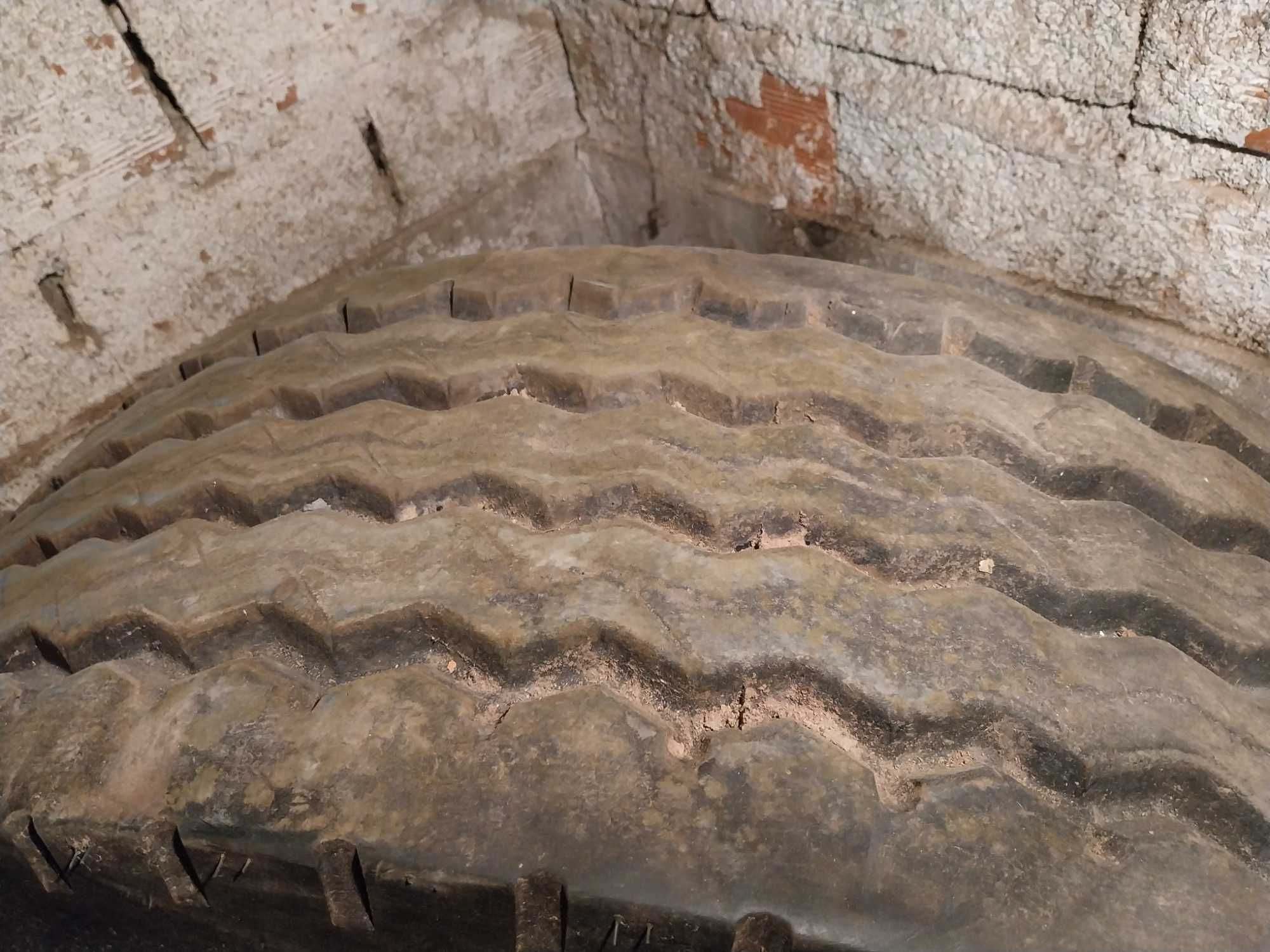 Pneus 385/65R/22.5