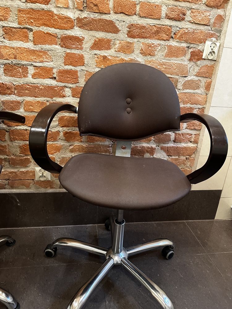Hoker brązowy - skóropodobny, krzesło kosmetyczne