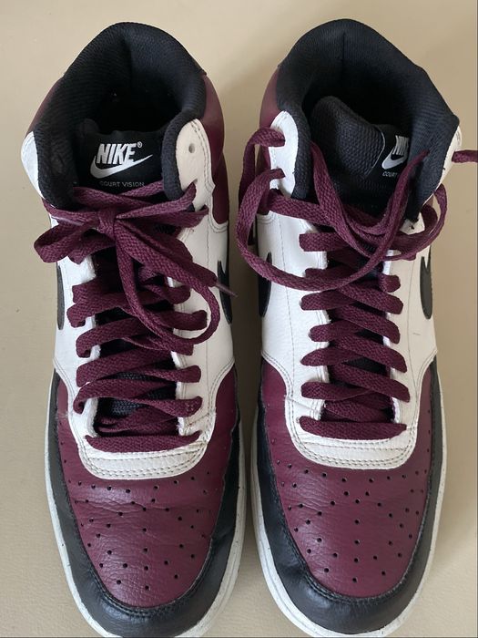 Чоловічі кросівки NIKE.