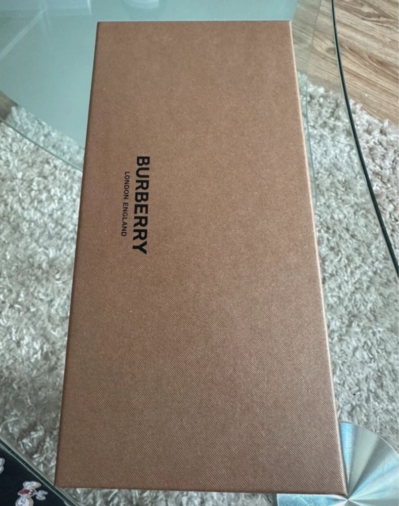 Коробочка Burberry