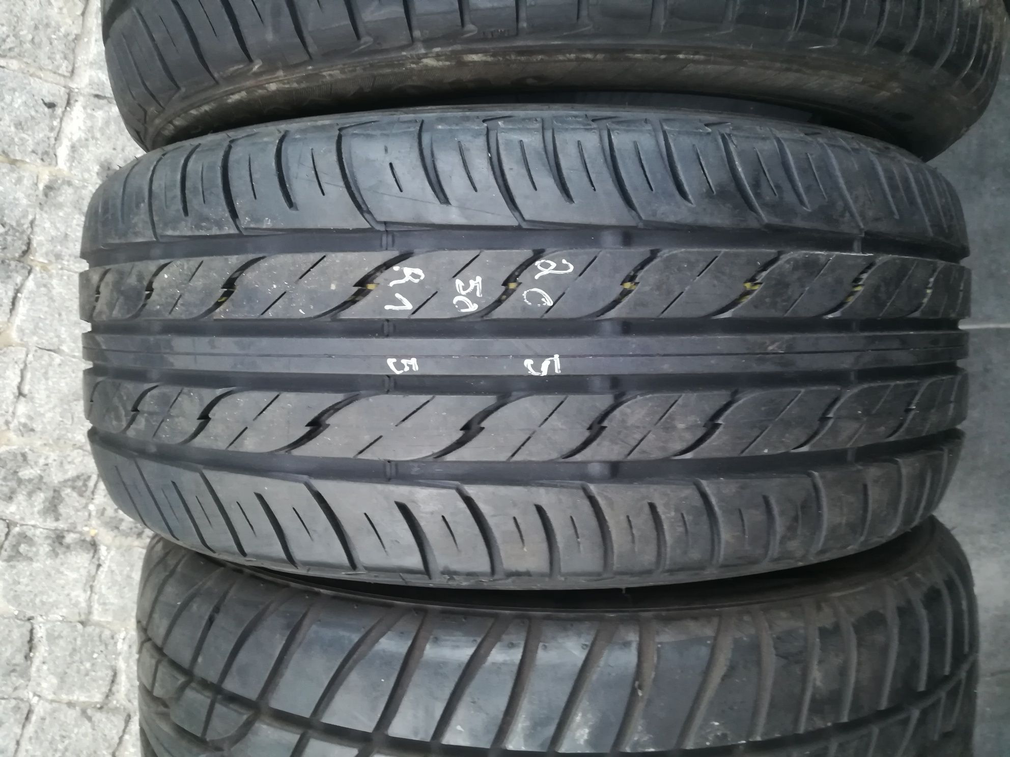 4 pneus 205 50 r15 Firestone