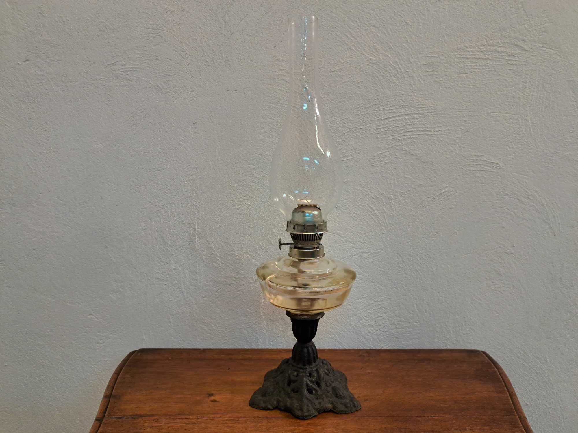 Lampa naftowa stołowa żeliwna szklany pojemnik palnik ocynk knot