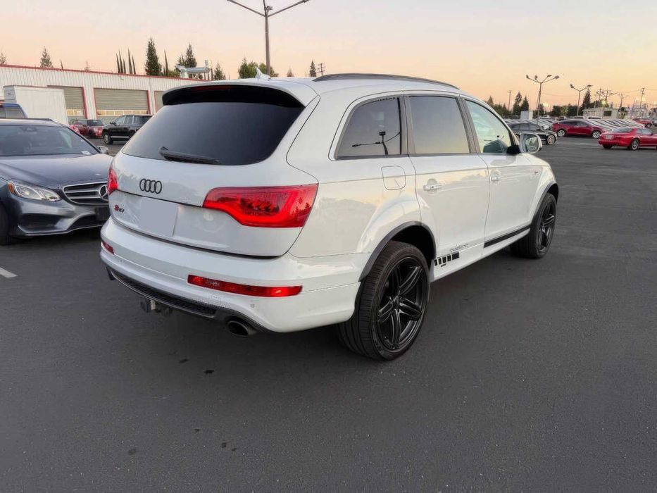 Audi Q7      2014