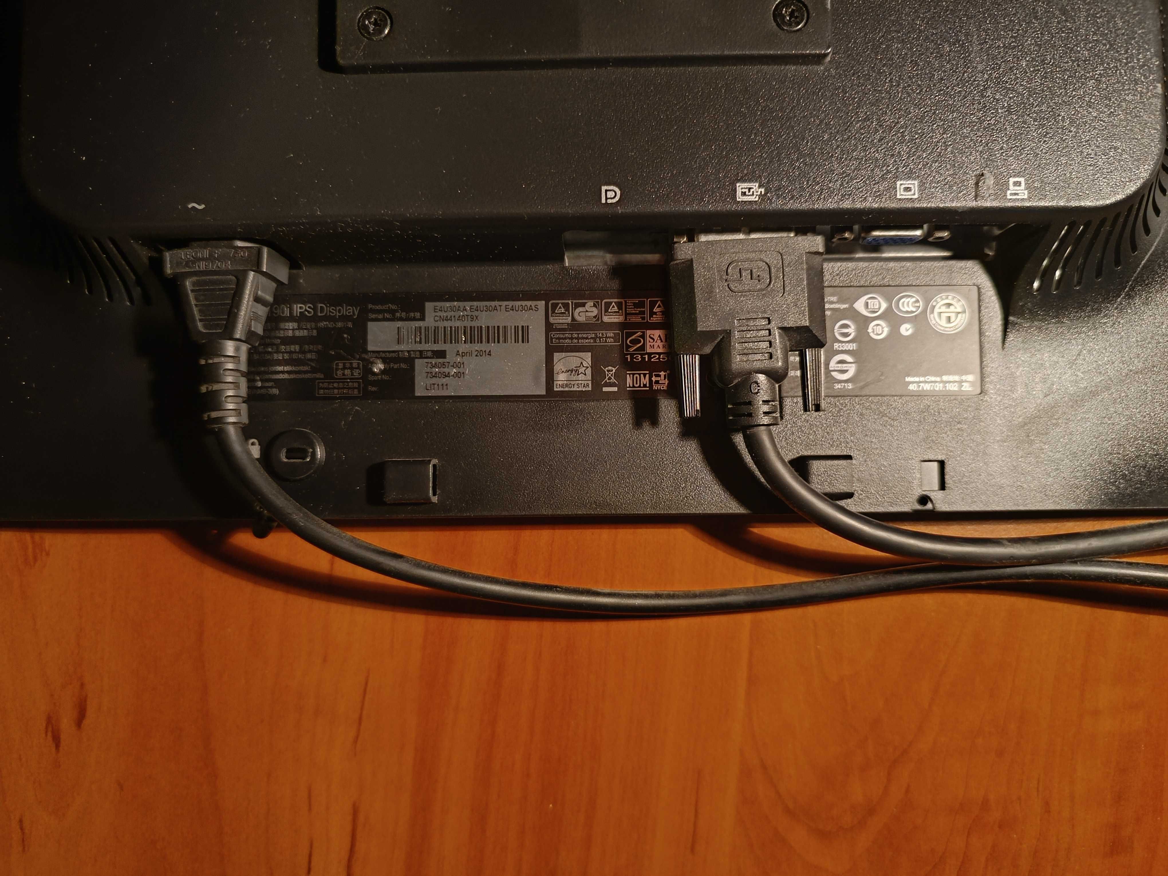 Monitor HP EliteDisplay E190i 19" , Wydajny i Tani