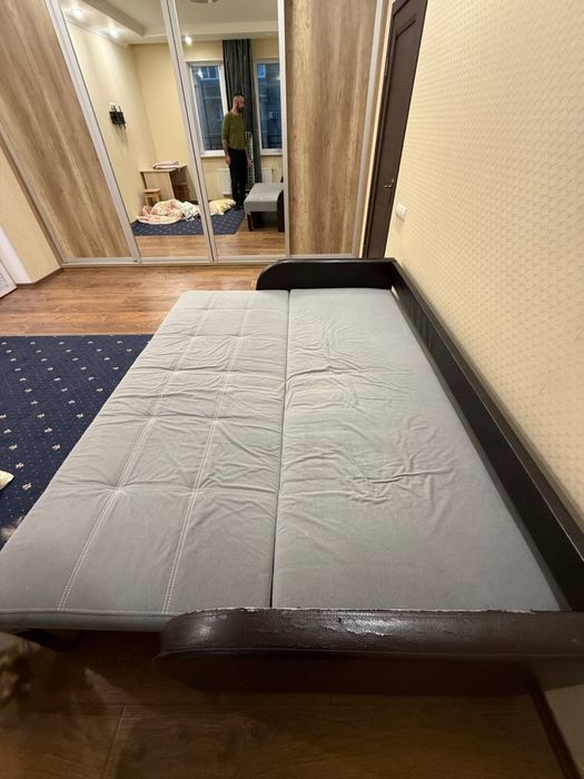 Продам диван 160/200 в відмінному стані