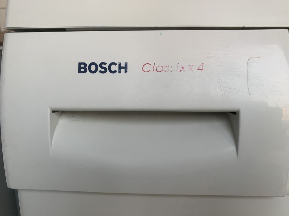 Продам пральну машину Bosch Classixx 4, 4,5 кг. Вузька.