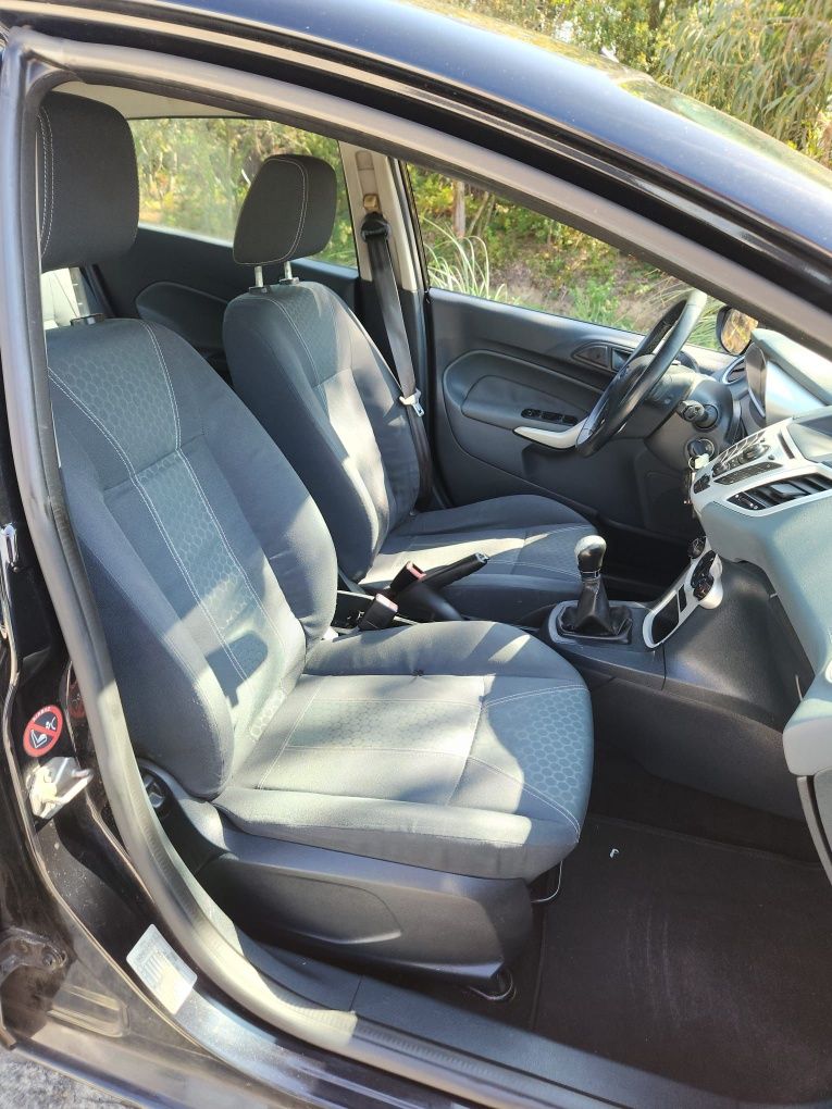 Ford Fiesta 1.4 tdci versao titanium