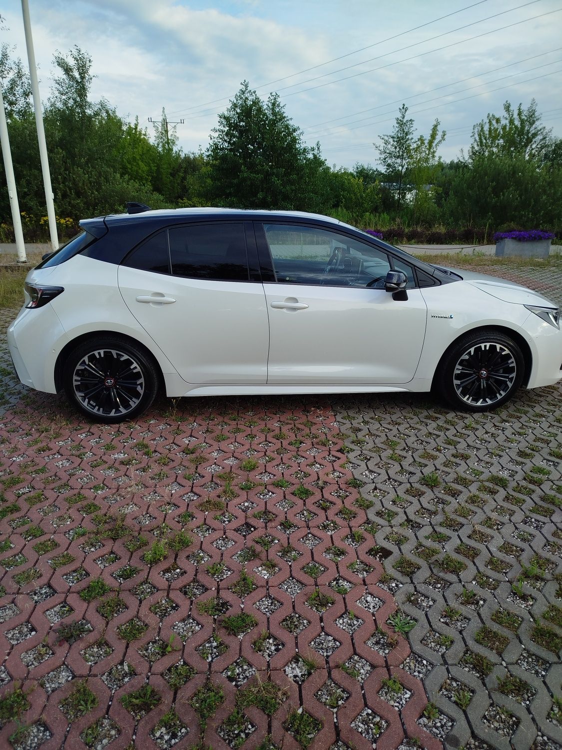 Toyota Corolla E21 2.0 Hybryda 34tys przebiegu Bogata