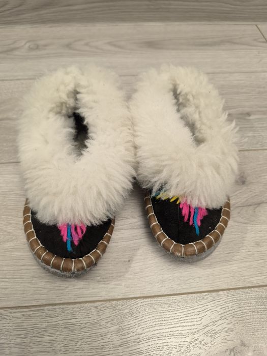 Kapcie pantofle góralskie Zakopane kożuszek ciepłe r. 28/29.