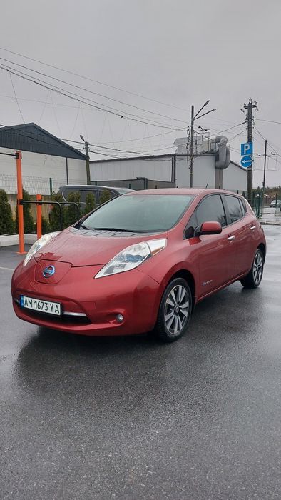 Nissan leaf.  ніссан ліф
