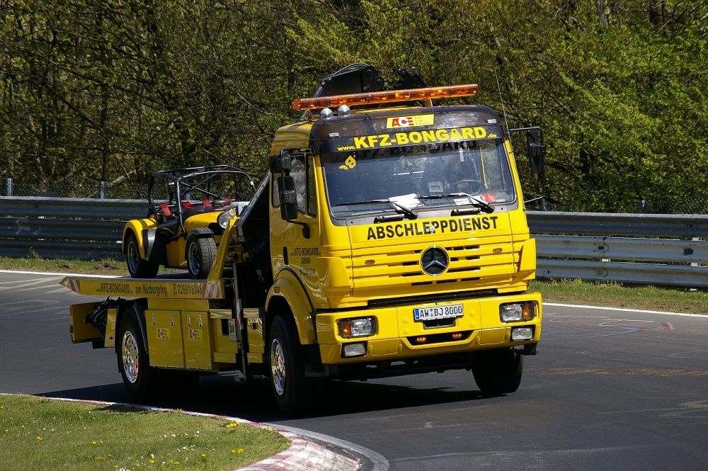 Auto Holowanie Pomoc Drogowa Transport Laweta cala doba Autolaweta