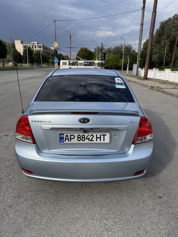 Продам Kia Cerato 2.0